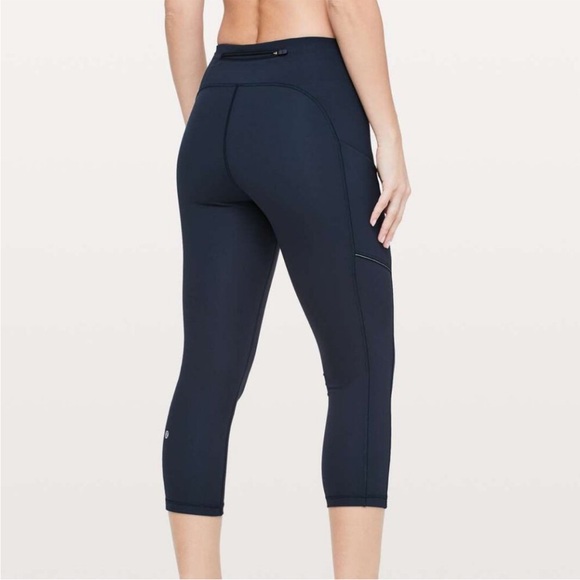 Lululemon True Navy Speed Up Crop *23" Size 10 - Picture 2 of 5